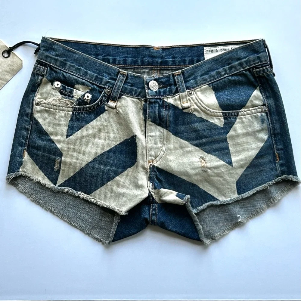 🌸NWT Rag & Bone Jean Shorts. Blue/White w/ Chevron/Diagonal Pattern. Size: 24